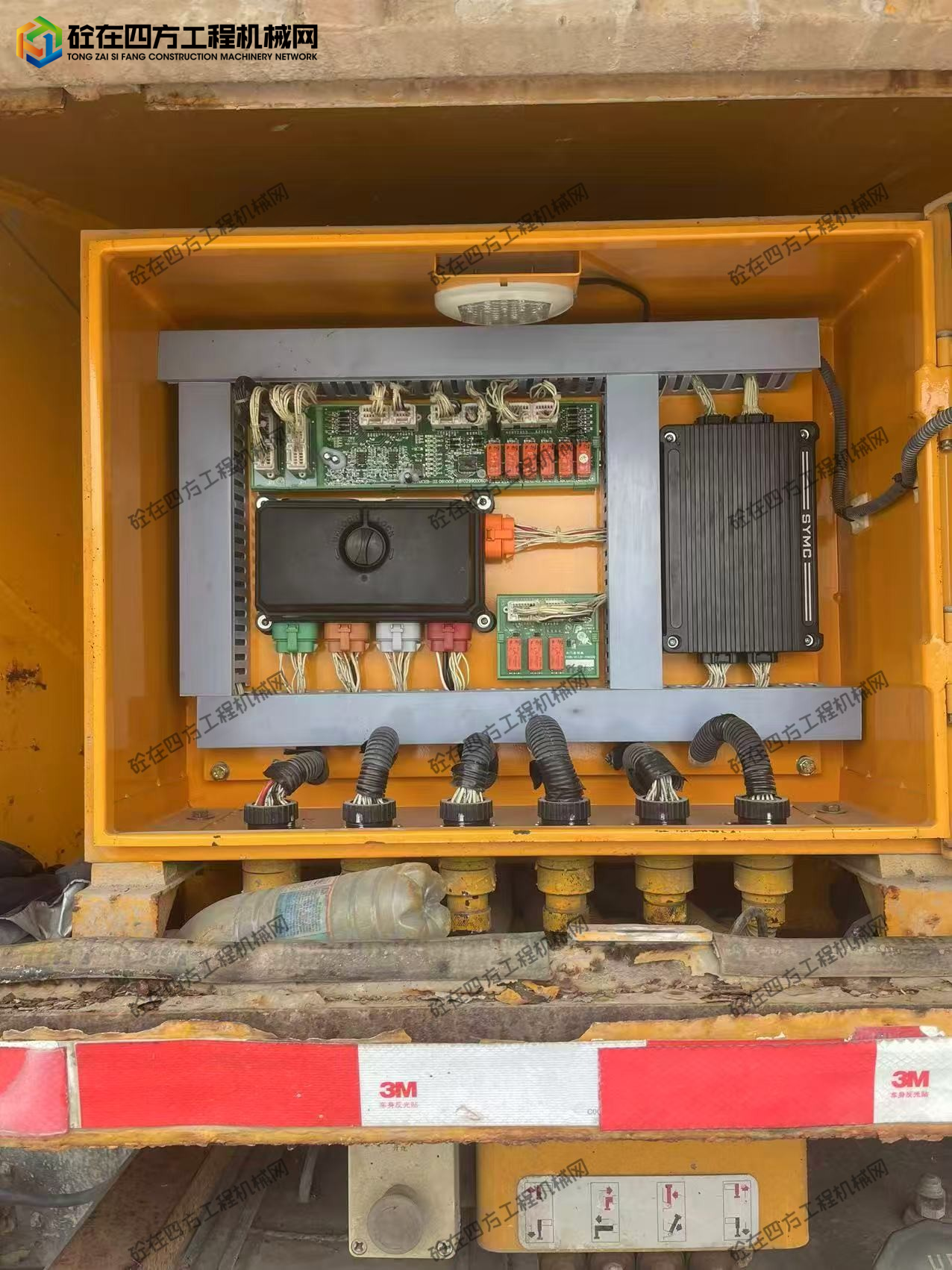 https://images.tongzsf.com/tong/truck_machine/20250930/168dba2ace8b77.jpg
