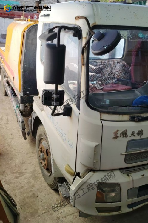 https://images.tongzsf.com/tong/truck_machine/20251007/168e4e1c620457.png