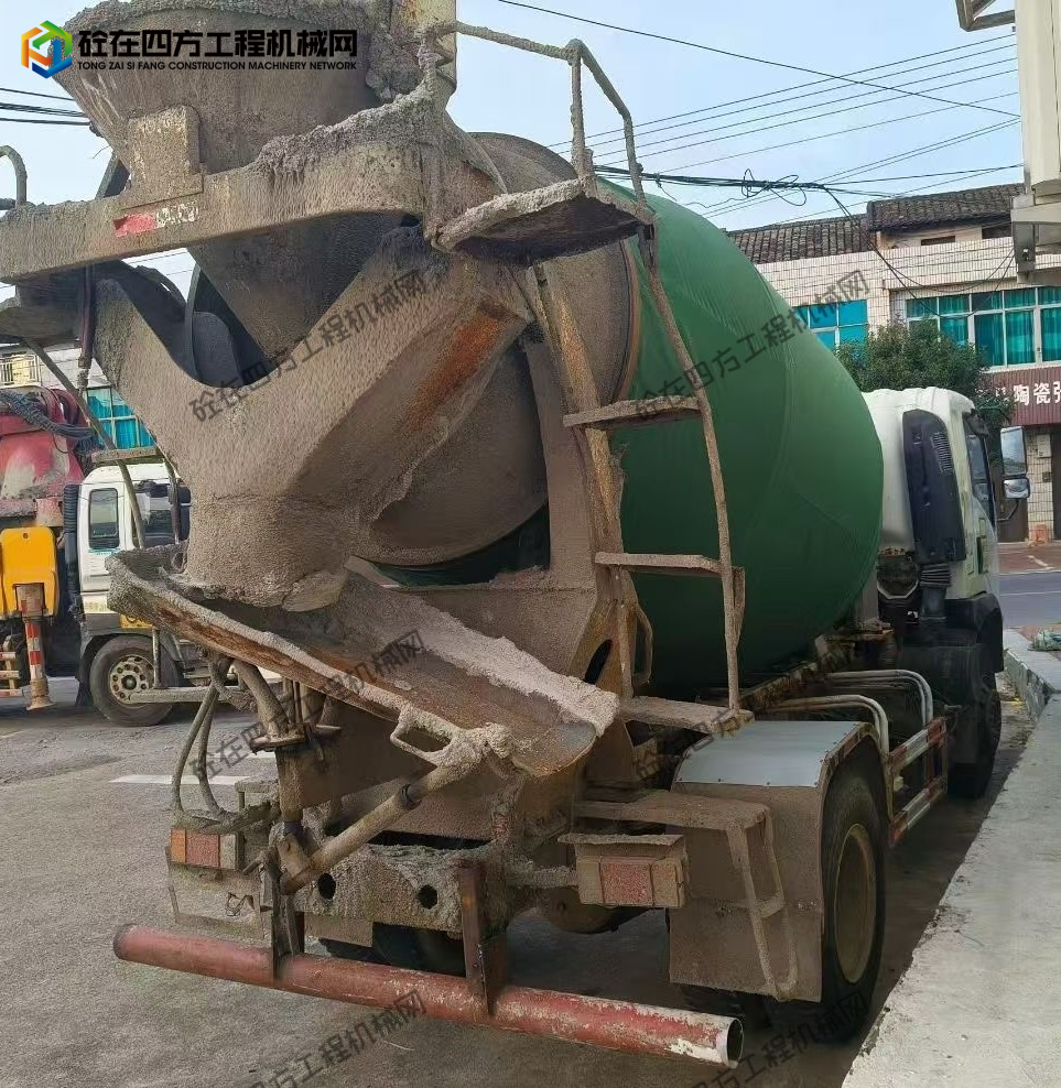 https://images.tongzsf.com/tong/truck_machine/20251009/168e7246f12bc8.jpg
