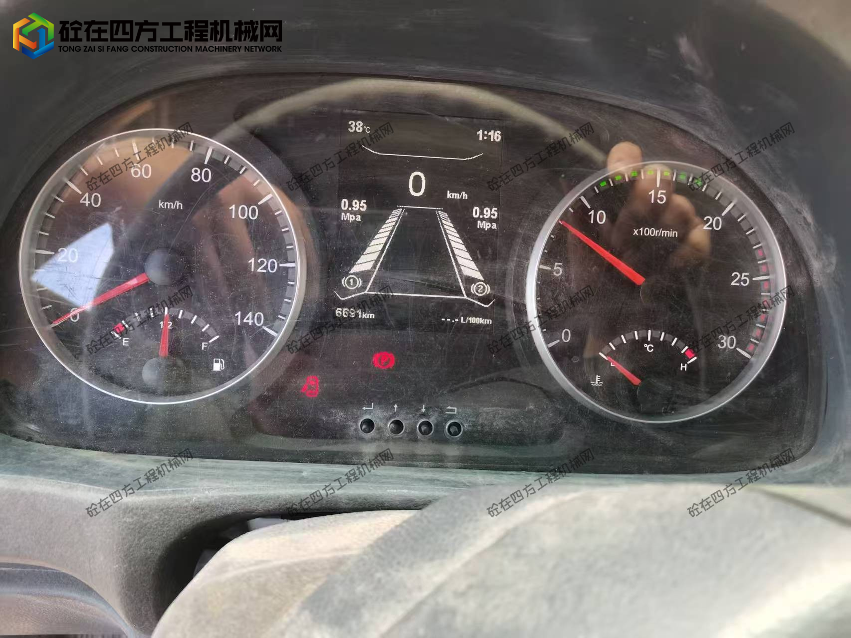 https://images.tongzsf.com/tong/truck_machine/20251009/168e77a5de0b57.jpg