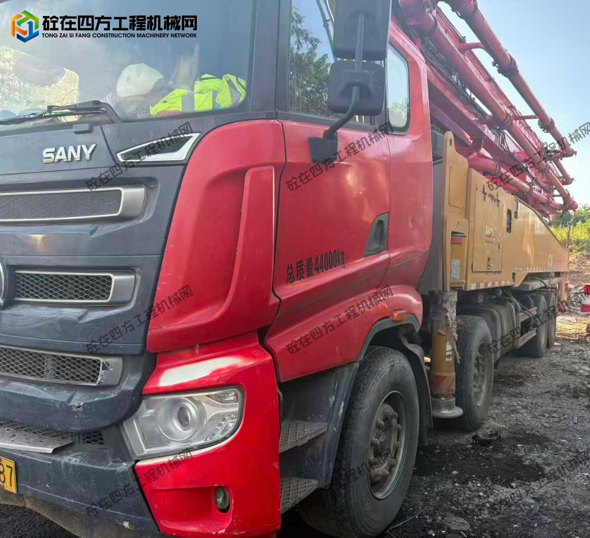 https://images.tongzsf.com/tong/truck_machine/20251010/168e8c03915ebd.jpg