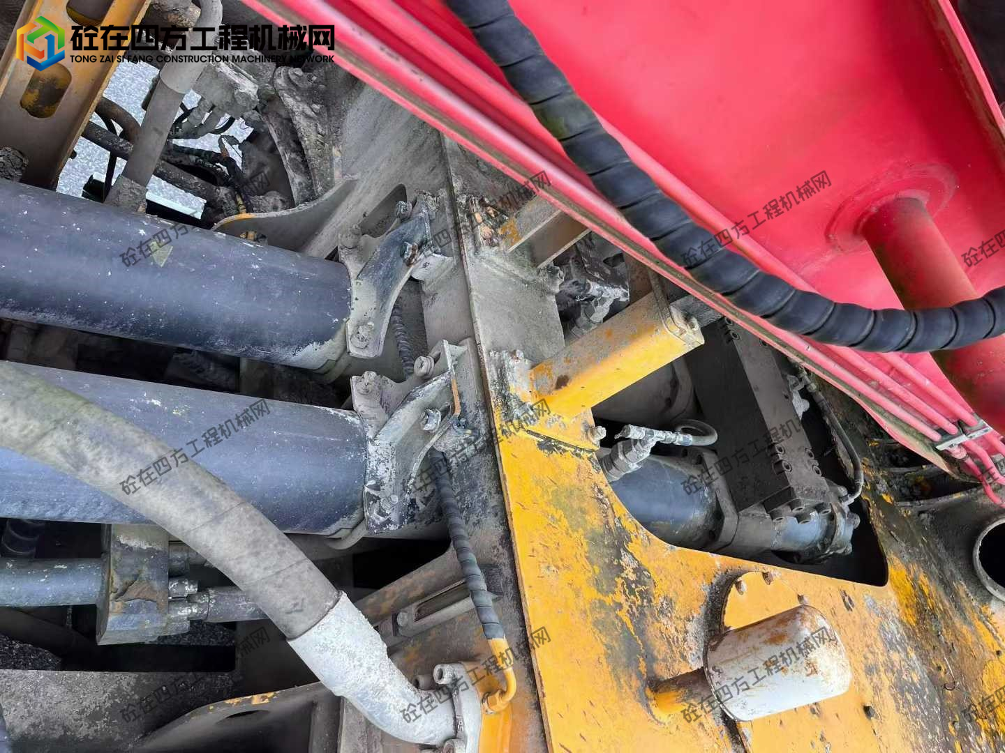 https://images.tongzsf.com/tong/truck_machine/20251010/168e8c69a922ee.jpg
