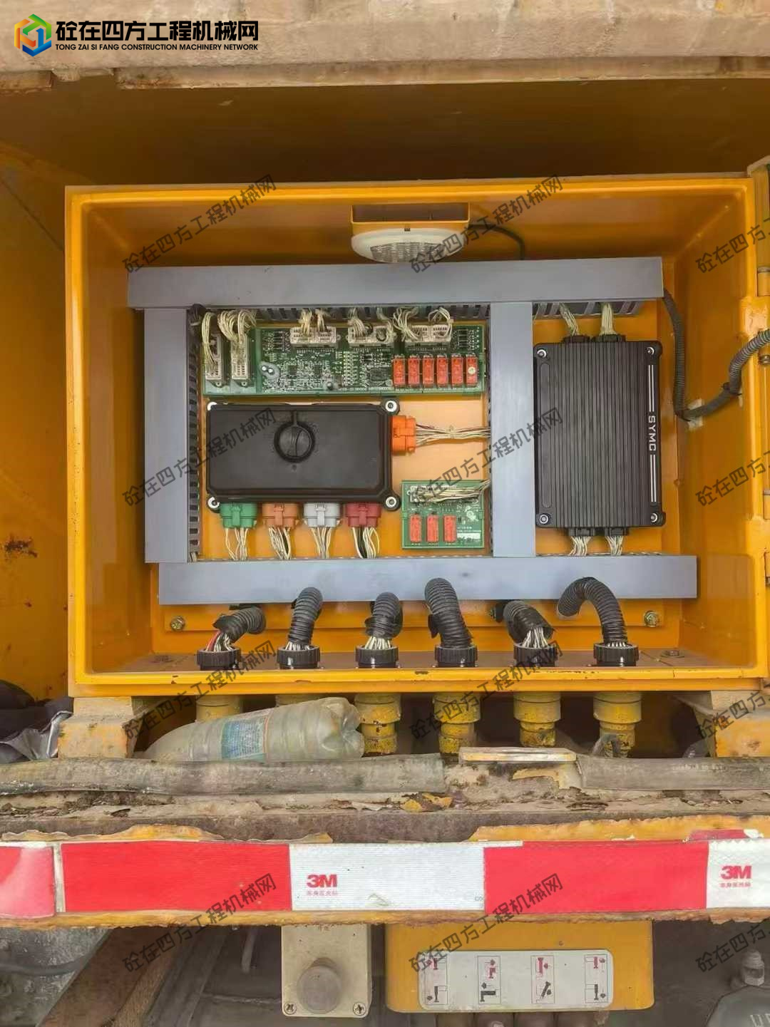 https://images.tongzsf.com/tong/truck_machine/20251010/168e8c6a5b9ffd.jpg