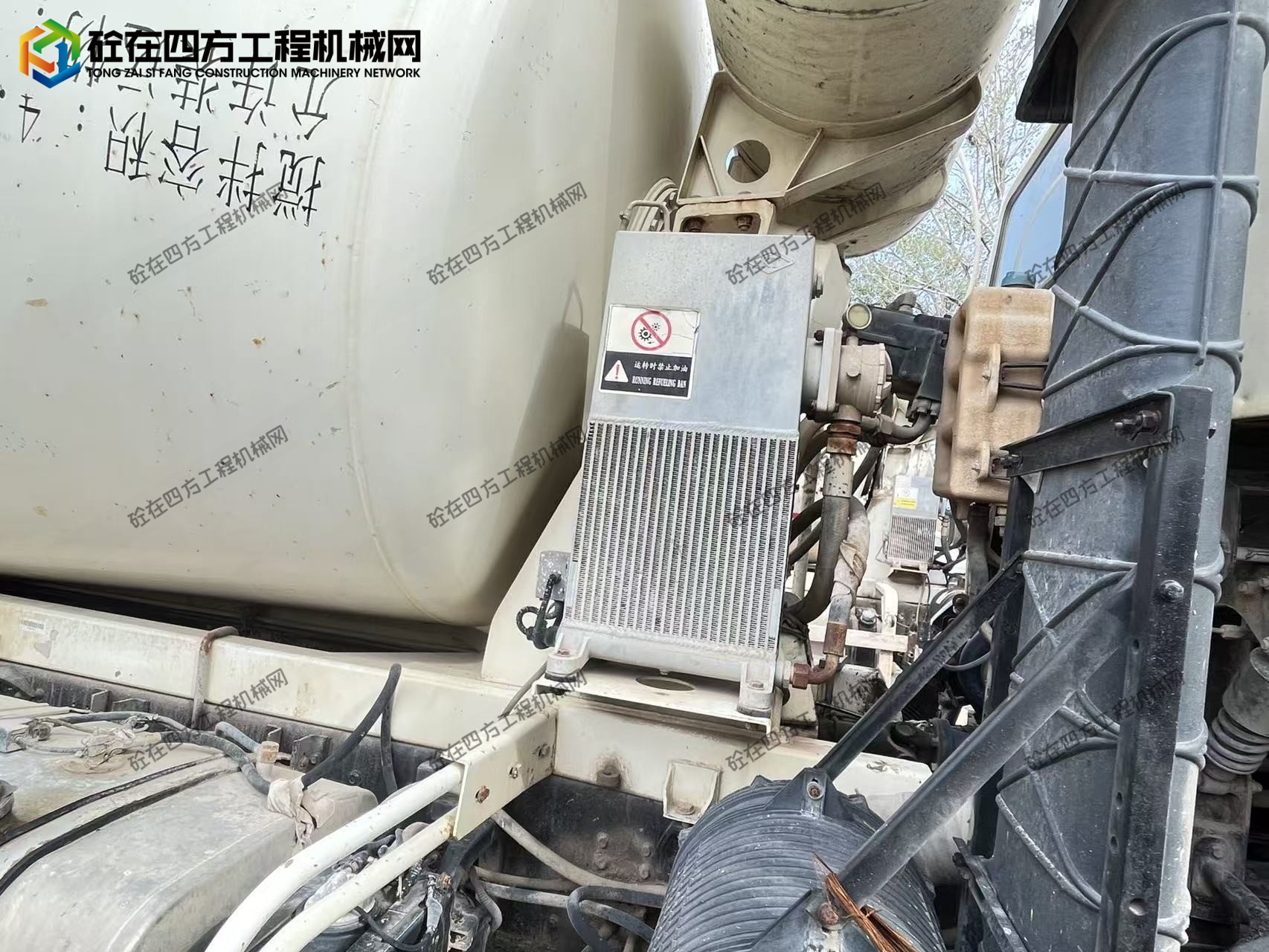 https://images.tongzsf.com/tong/truck_machine/20251013/168ec9e19c3cc6.jpg