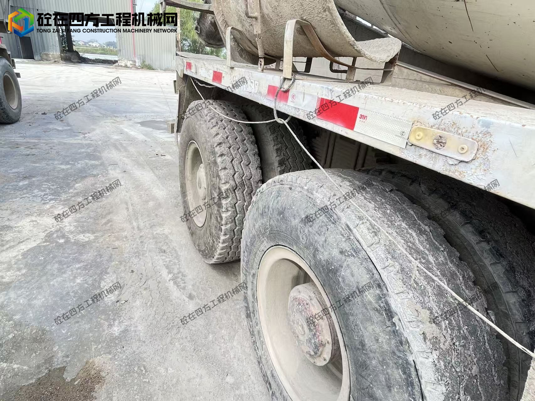 https://images.tongzsf.com/tong/truck_machine/20251013/168ec9e1e4de9d.jpg