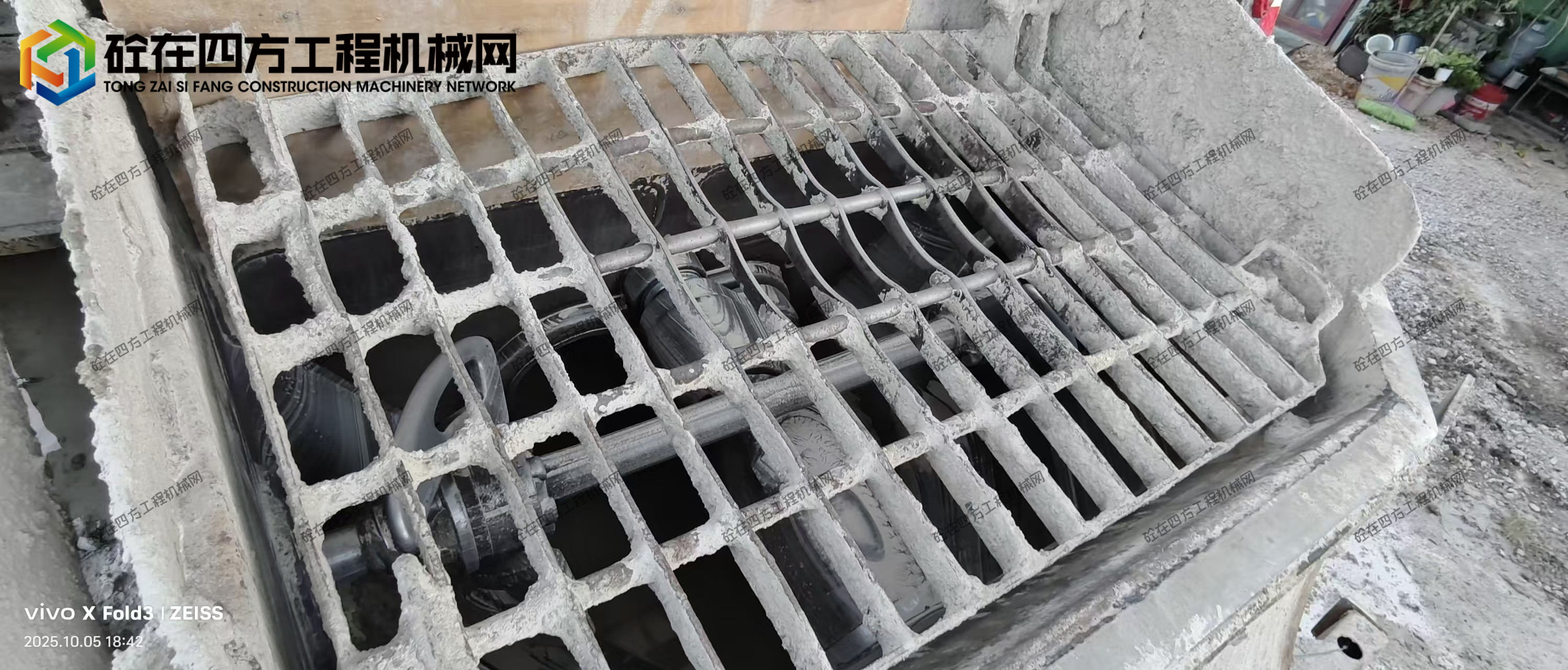 https://images.tongzsf.com/tong/truck_machine/20251013/168ecc9c72aa95.jpg