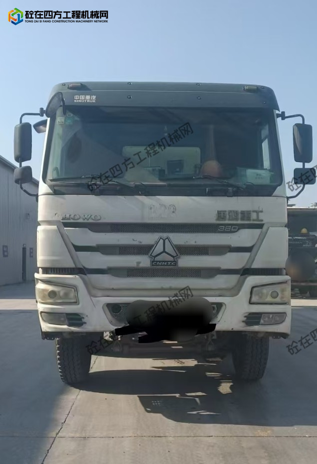 https://images.tongzsf.com/tong/truck_machine/20251013/168eceb46bf33e.jpg