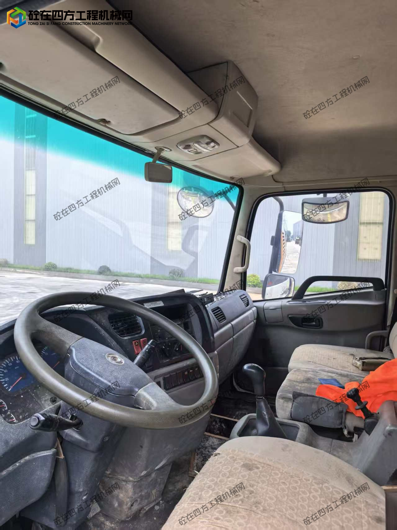 https://images.tongzsf.com/tong/truck_machine/20251014/168ee14a18562c.jpg
