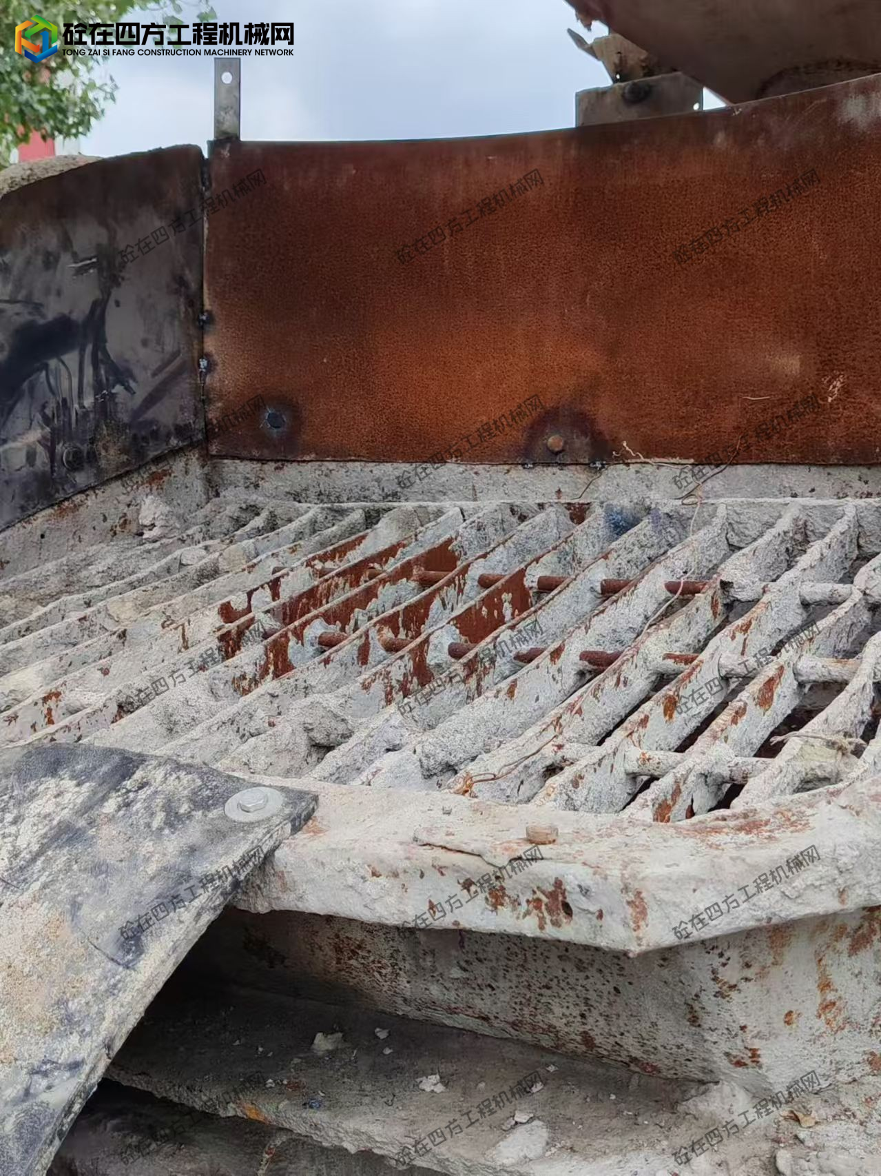 https://images.tongzsf.com/tong/truck_machine/20251015/168ef9dc4268d4.jpg