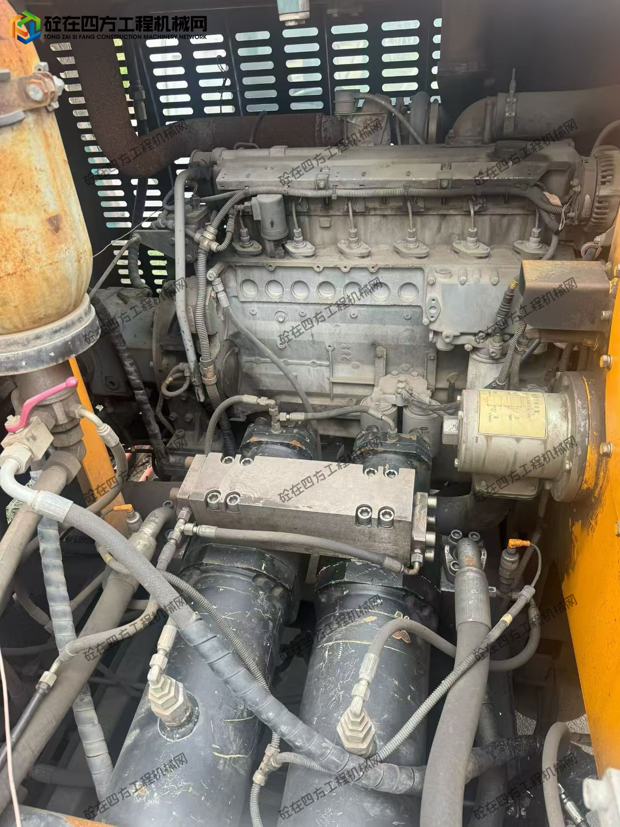 https://images.tongzsf.com/tong/truck_machine/20251016/168f09702955c4.jpg