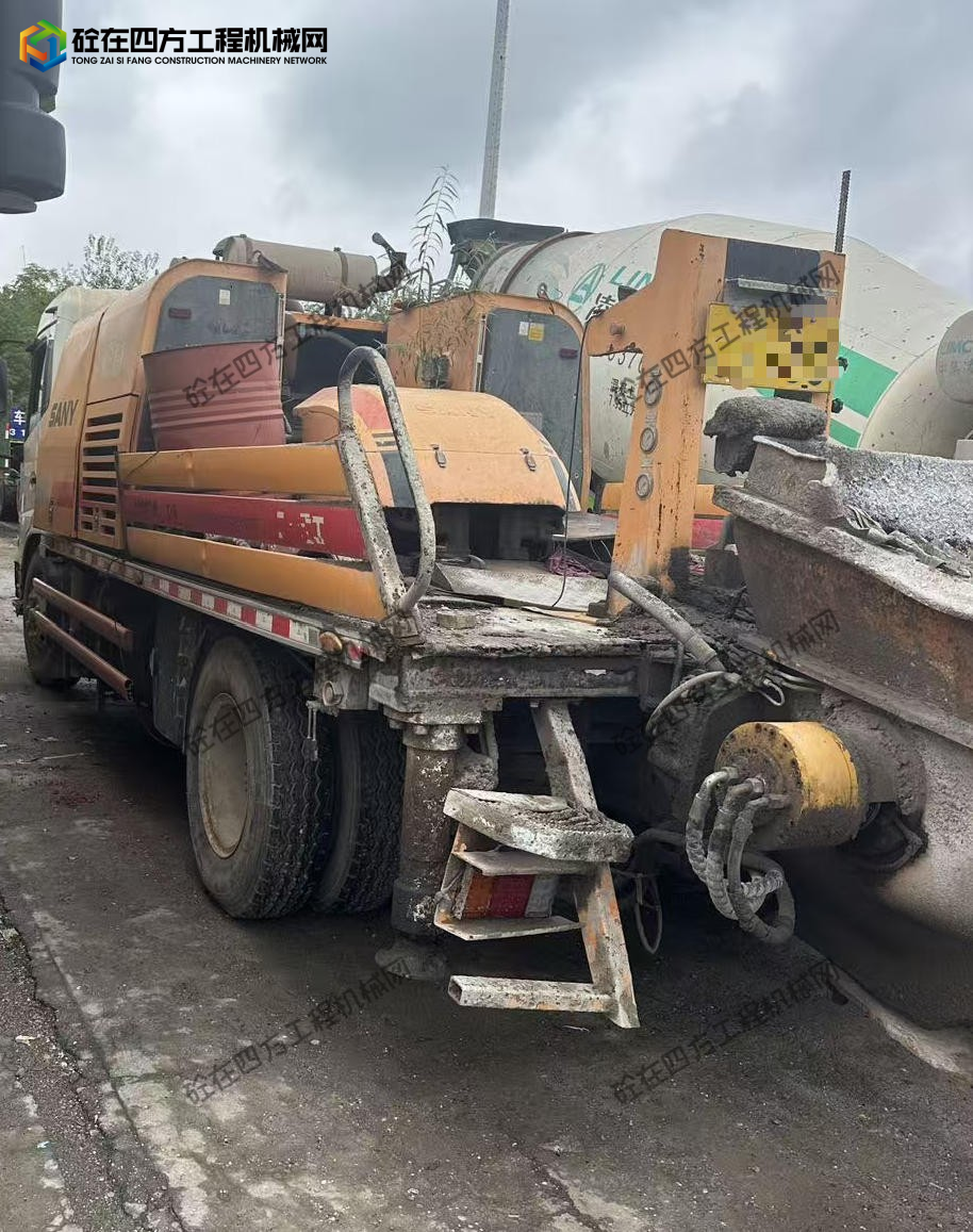 https://images.tongzsf.com/tong/truck_machine/20251017/168f1baf9c74a8.jpg