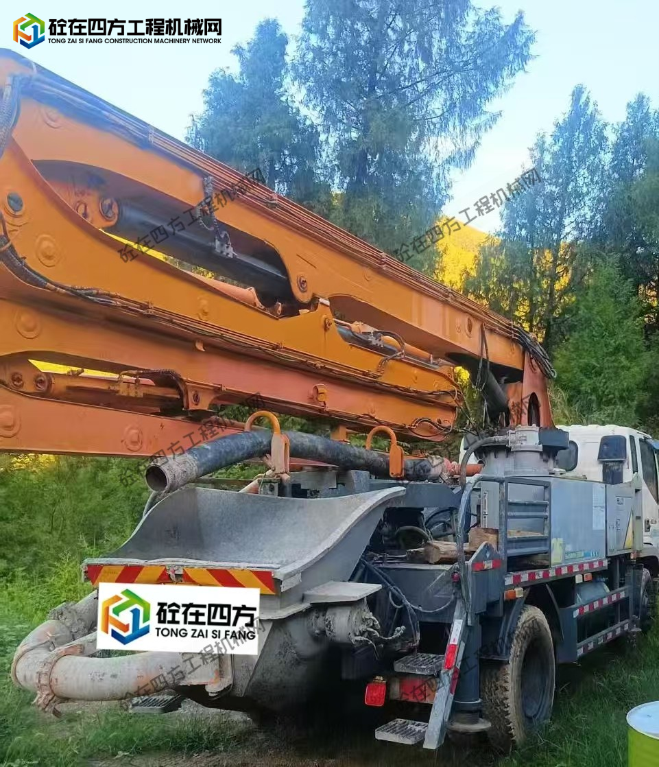 https://images.tongzsf.com/tong/truck_machine/20251017/168f1f9a18fe5e.jpg