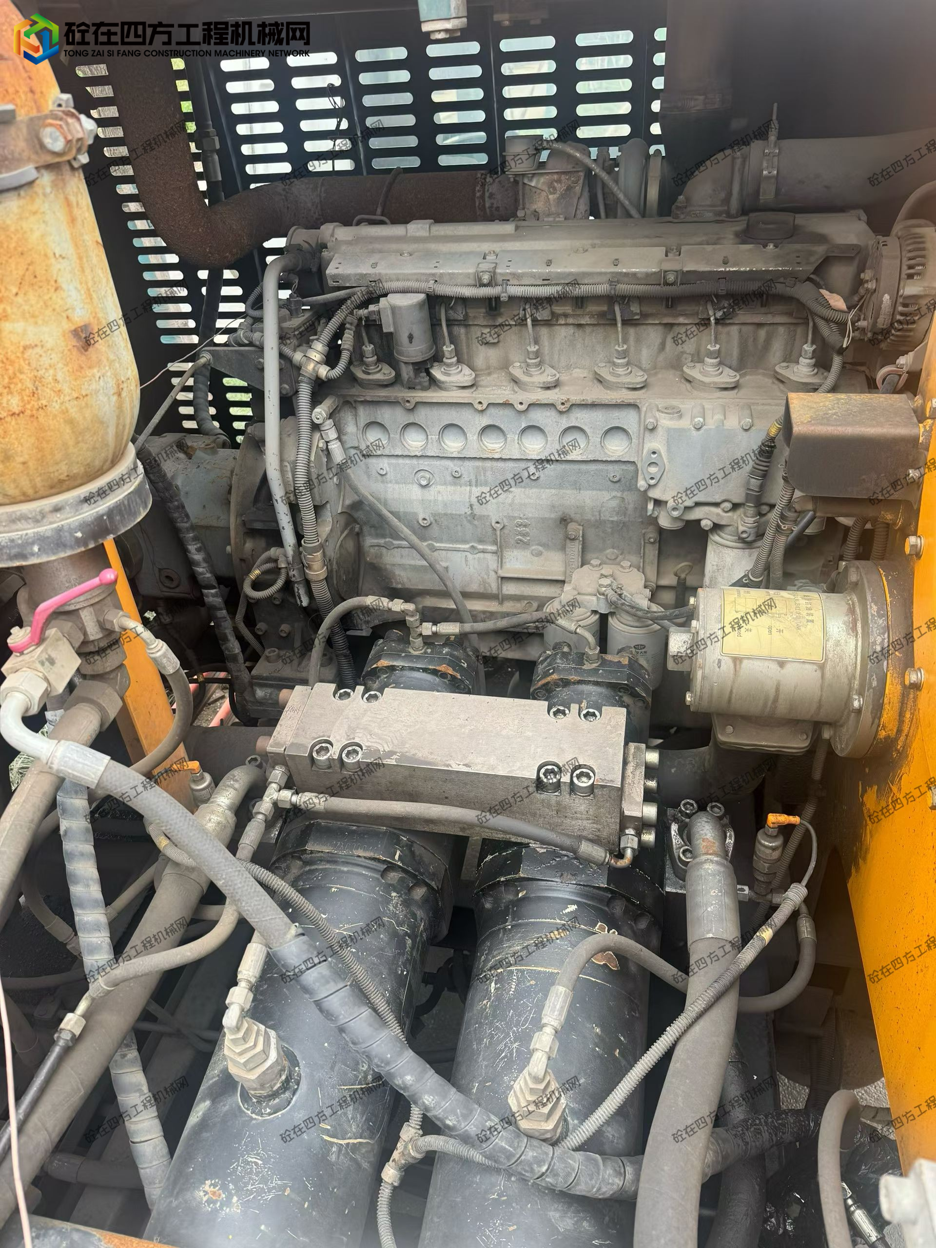 https://images.tongzsf.com/tong/truck_machine/20251017/168f26043659ad.jpg