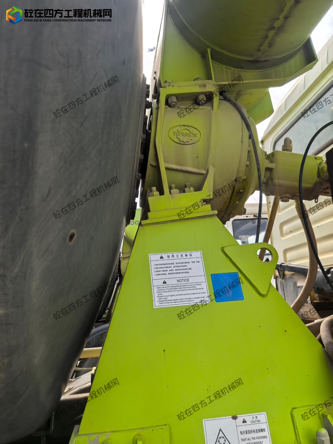https://images.tongzsf.com/tong/truck_machine/20251025/168fc2a87d2fd5.jpg