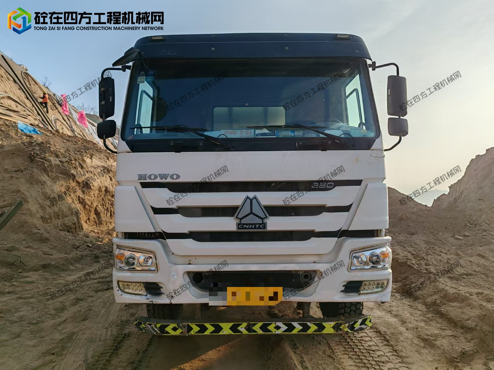 https://images.tongzsf.com/tong/truck_machine/20251207/1693509ee2cb38.jpg