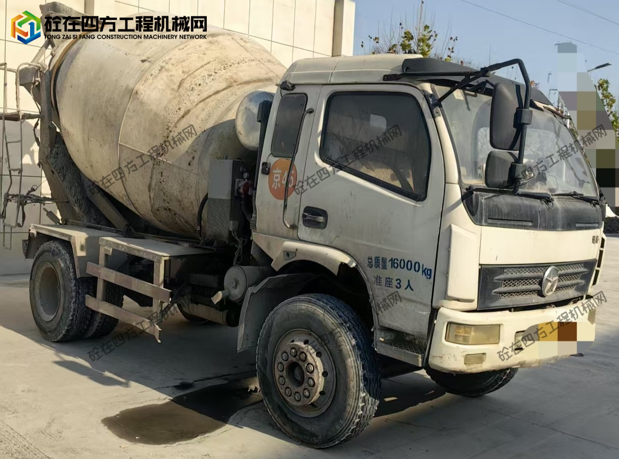 https://images.tongzsf.com/tong/truck_machine/20251226/1694df1e3b3f46.jpg