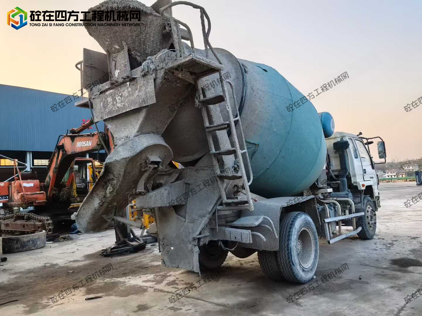 https://images.tongzsf.com/tong/truck_machine/20251230/1695378c537085.jpg