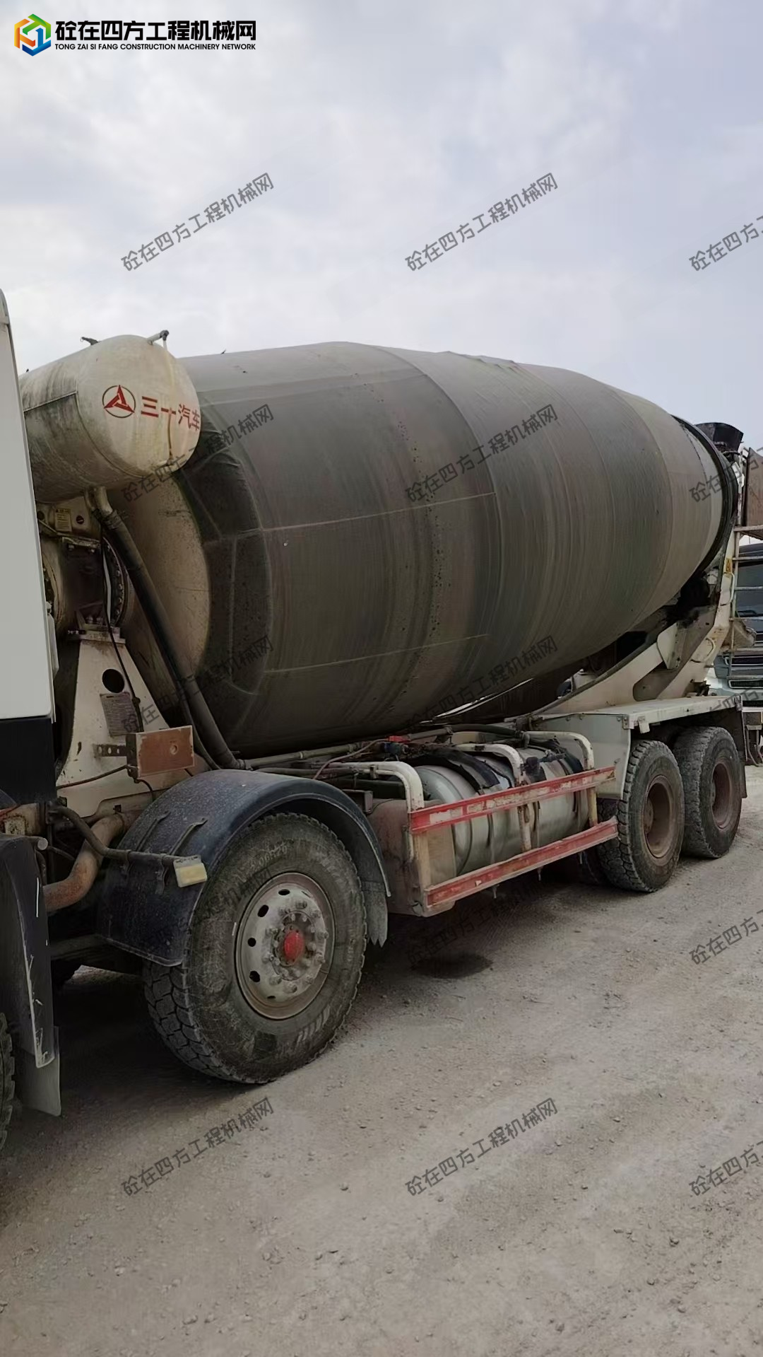 https://images.tongzsf.com/tong/truck_machine/20260427/169eed43ad7a25.jpg