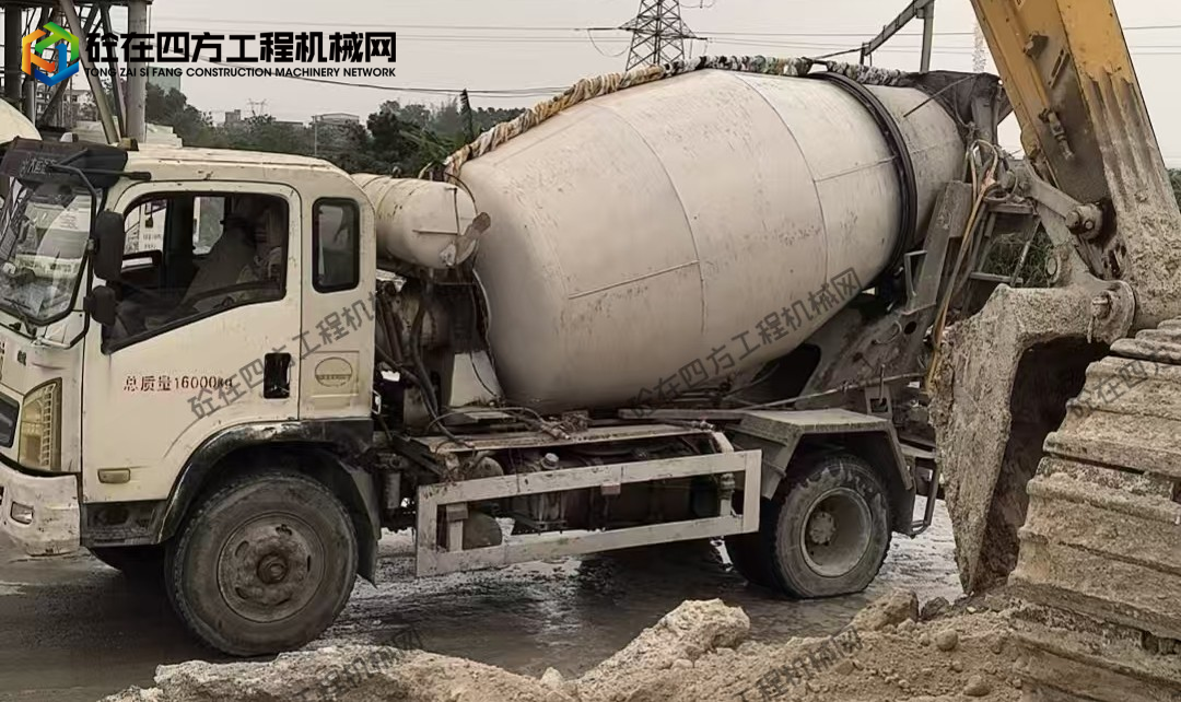 https://images.tongzsf.com/tong/truck_machine/20260507/169fc2fa815ed7.jpg