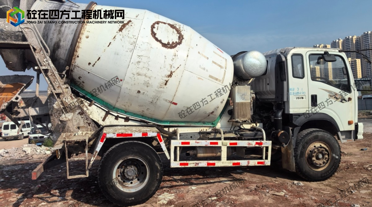 https://images.tongzsf.com/tong/truck_machine/20260521/16a0e6cb14f9c4.jpg