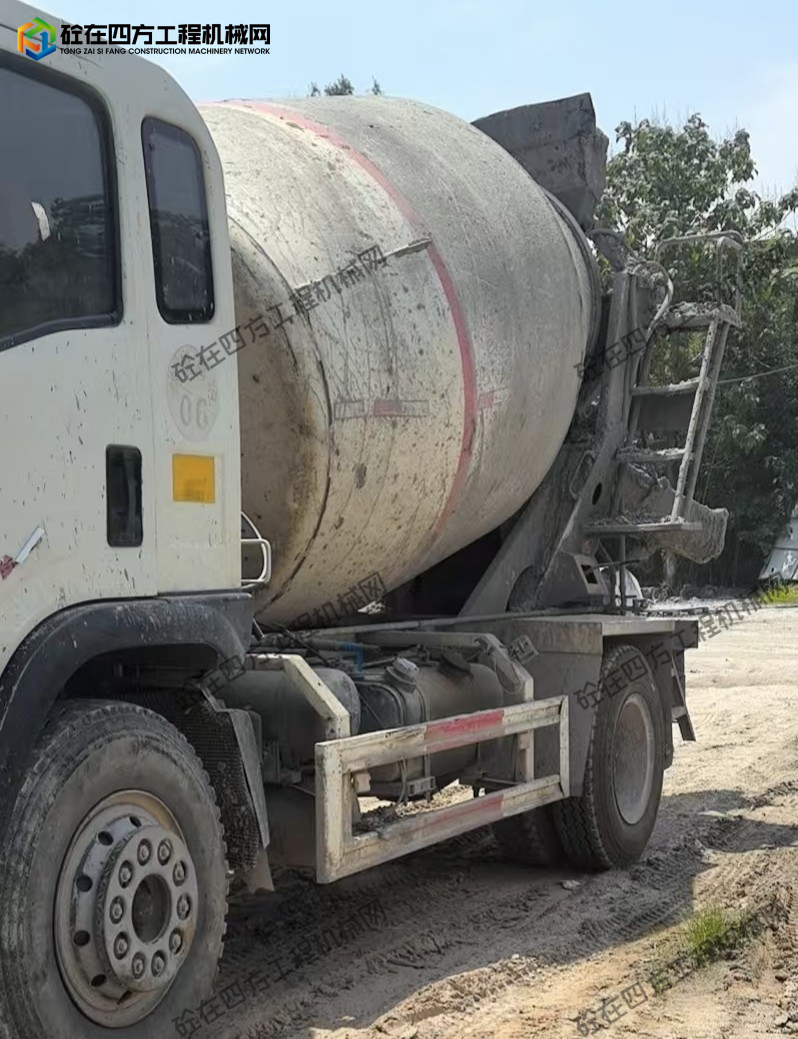 https://images.tongzsf.com/tong/truck_machine/20260605/16a228ac563897.jpg