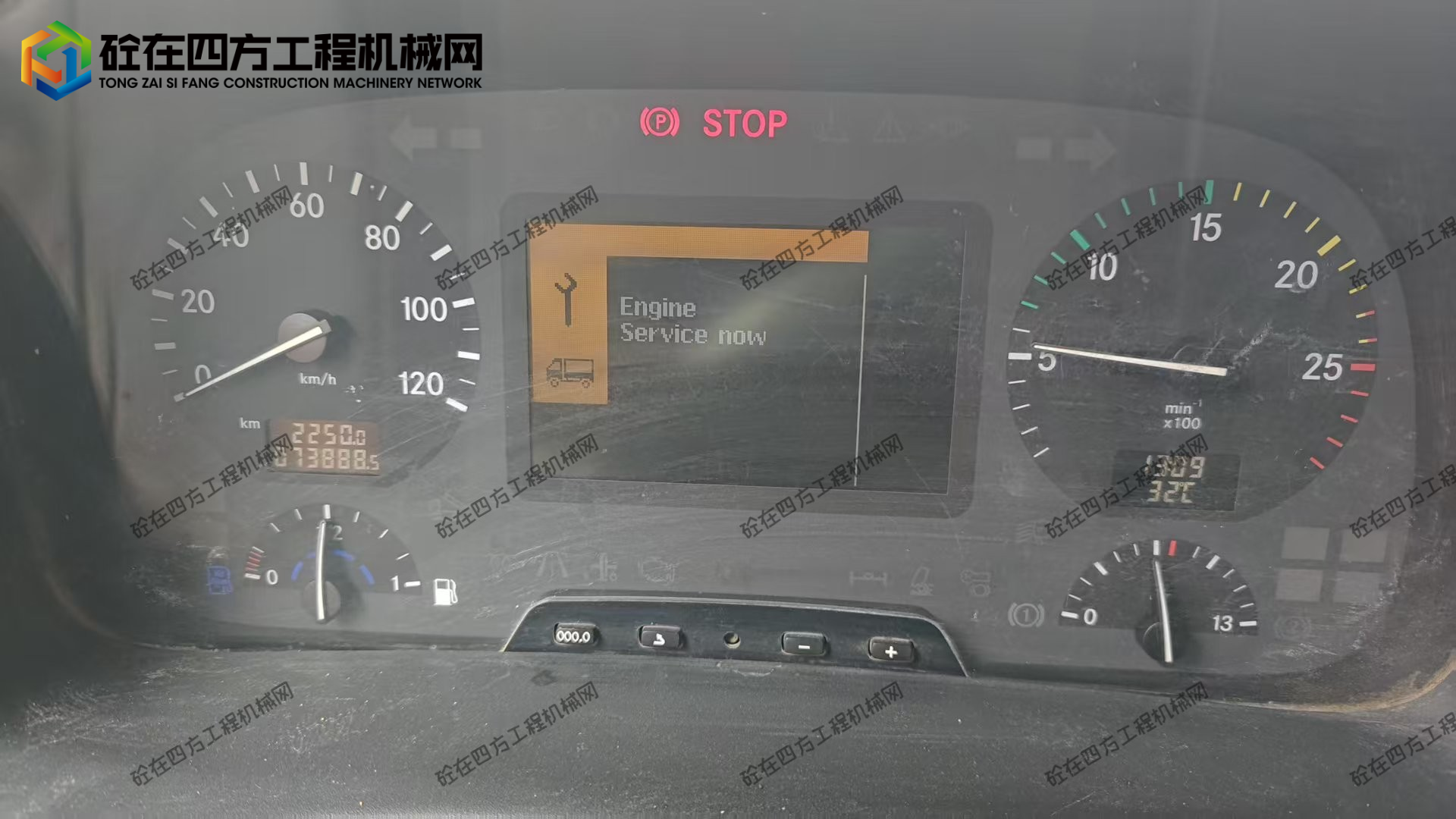 https://images.tongzsf.com/tong/truck_machine/20260713/16a54b25bf2754.jpg