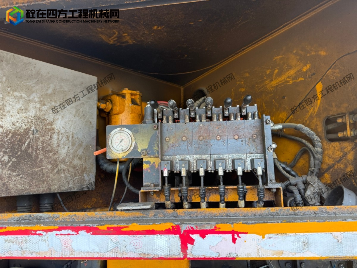 https://images.tongzsf.com/tong/truck_machine/20260812/16a7bc9456c8dc.jpg