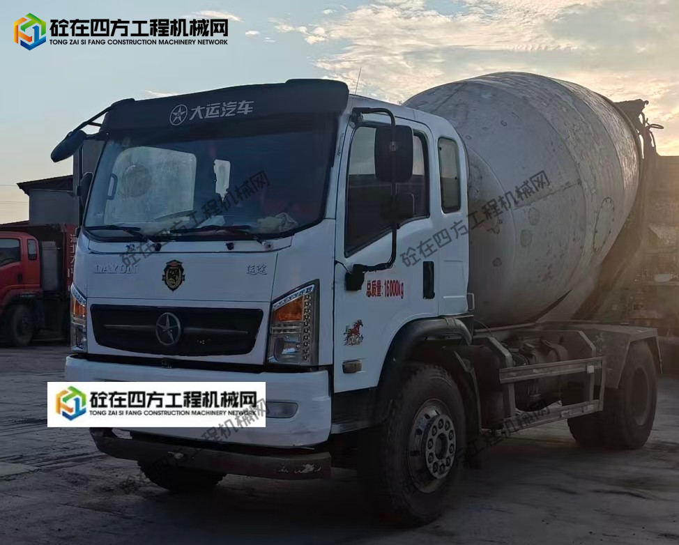 https://images.tongzsf.com/tong/truck_machine/20260812/16a7bd0fe67a46.jpg