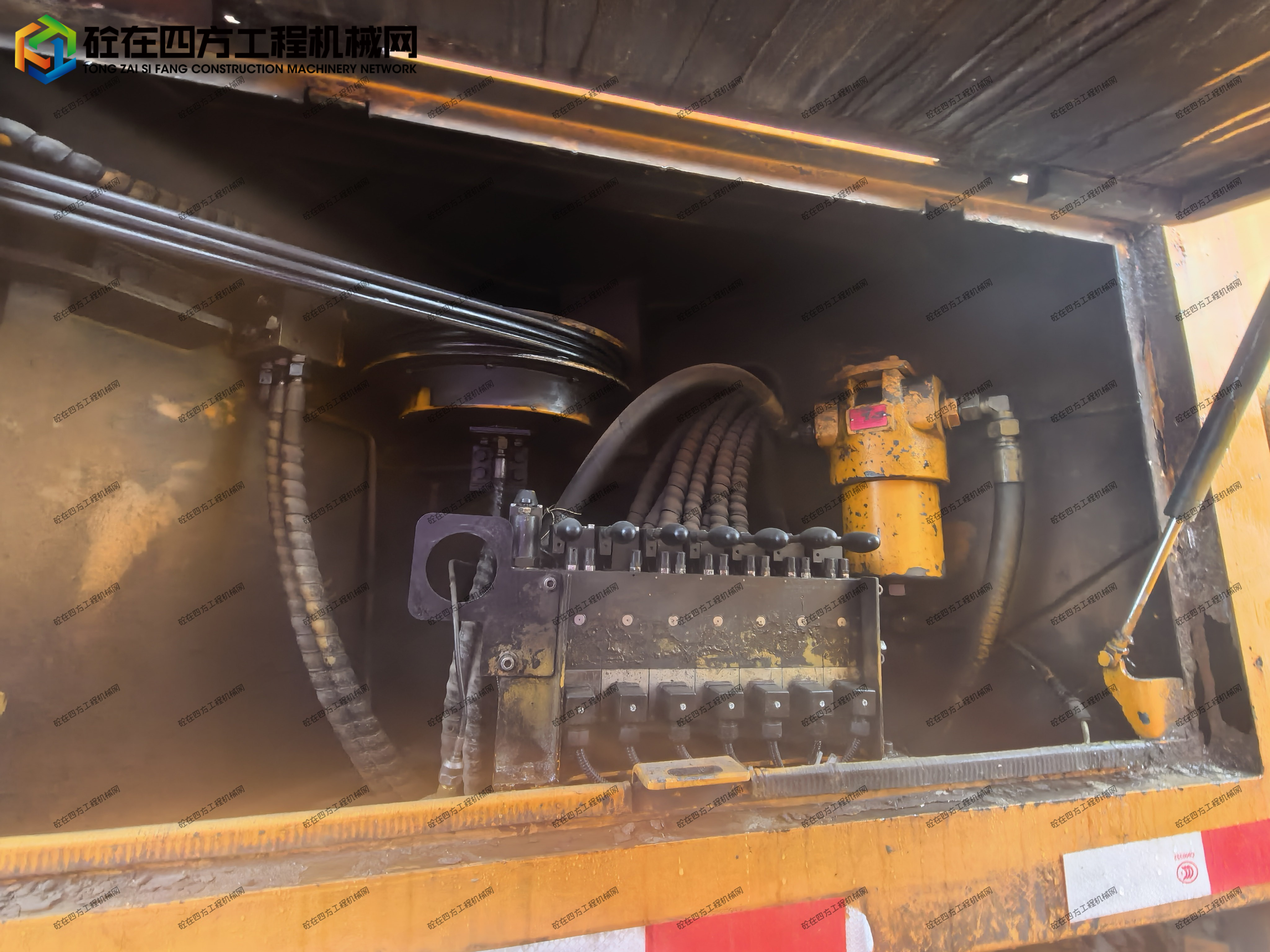 https://images.tongzsf.com/tong/truck_machine/20260814/16a7eb12769c11.jpg