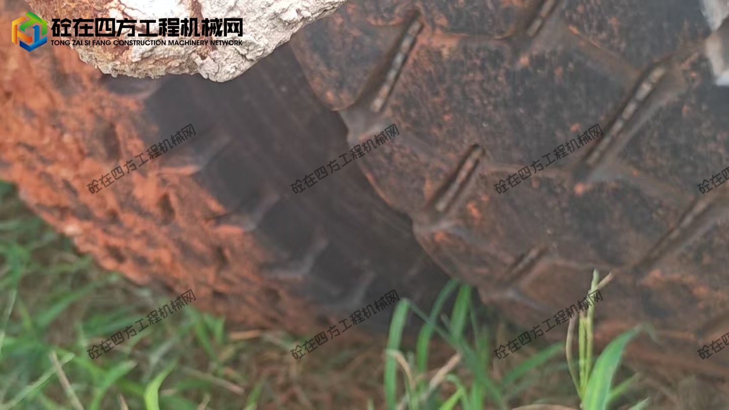 https://images.tongzsf.com/tong/truck_machine/20260828/16a913c3479c96.jpg