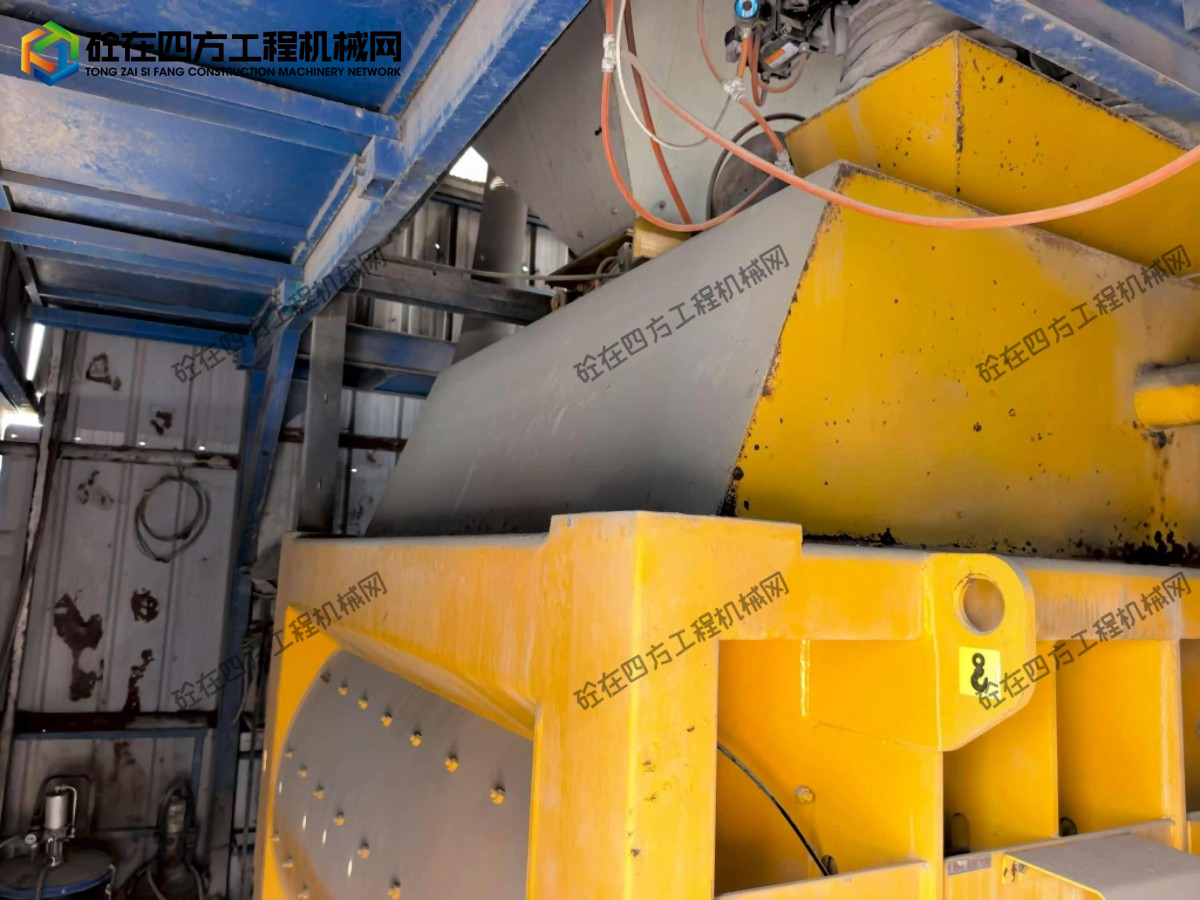 https://images.tongzsf.com/tong/truck_machine/20260905/16a9b813477e7c.jpg