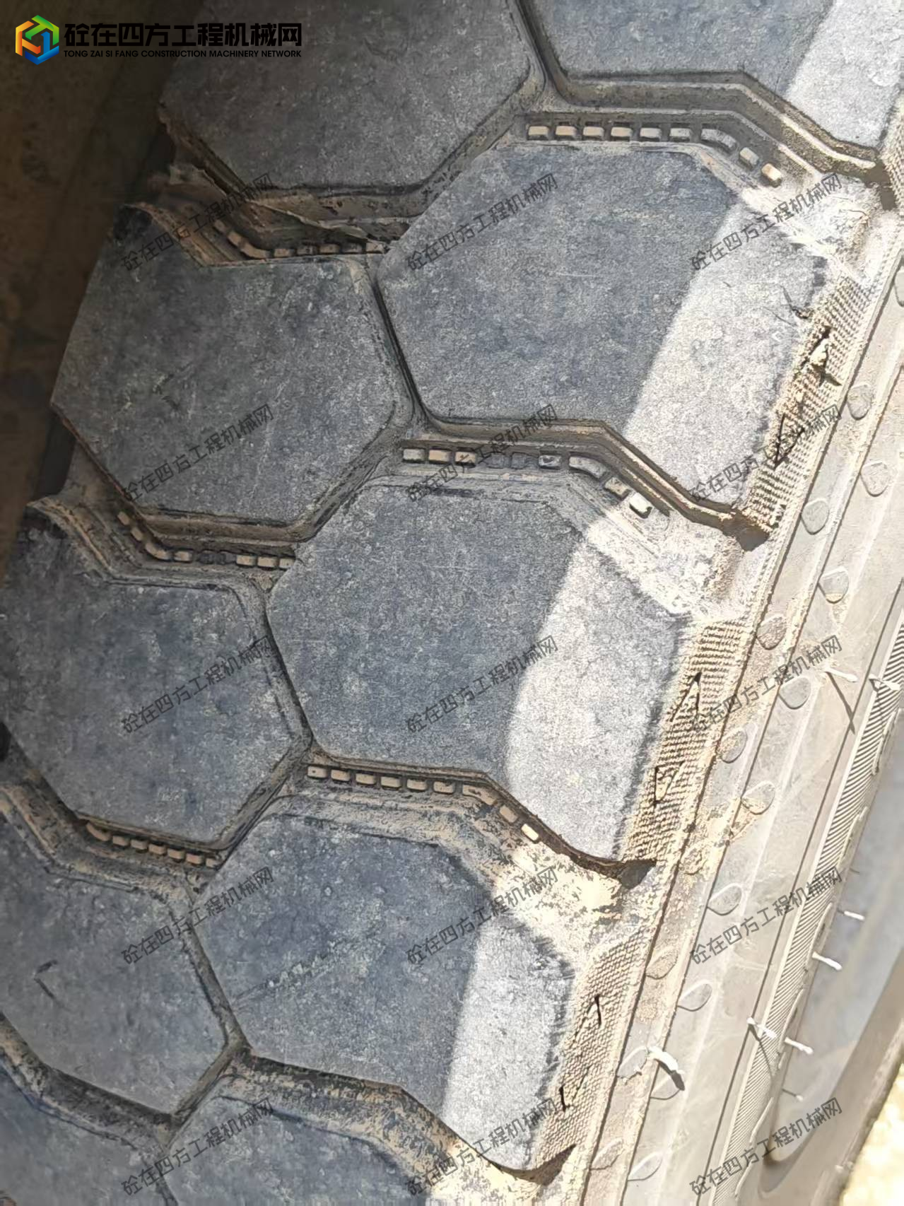 https://images.tongzsf.com/tong/truck_machine/20260907/16a9e5f1f189f7.jpg