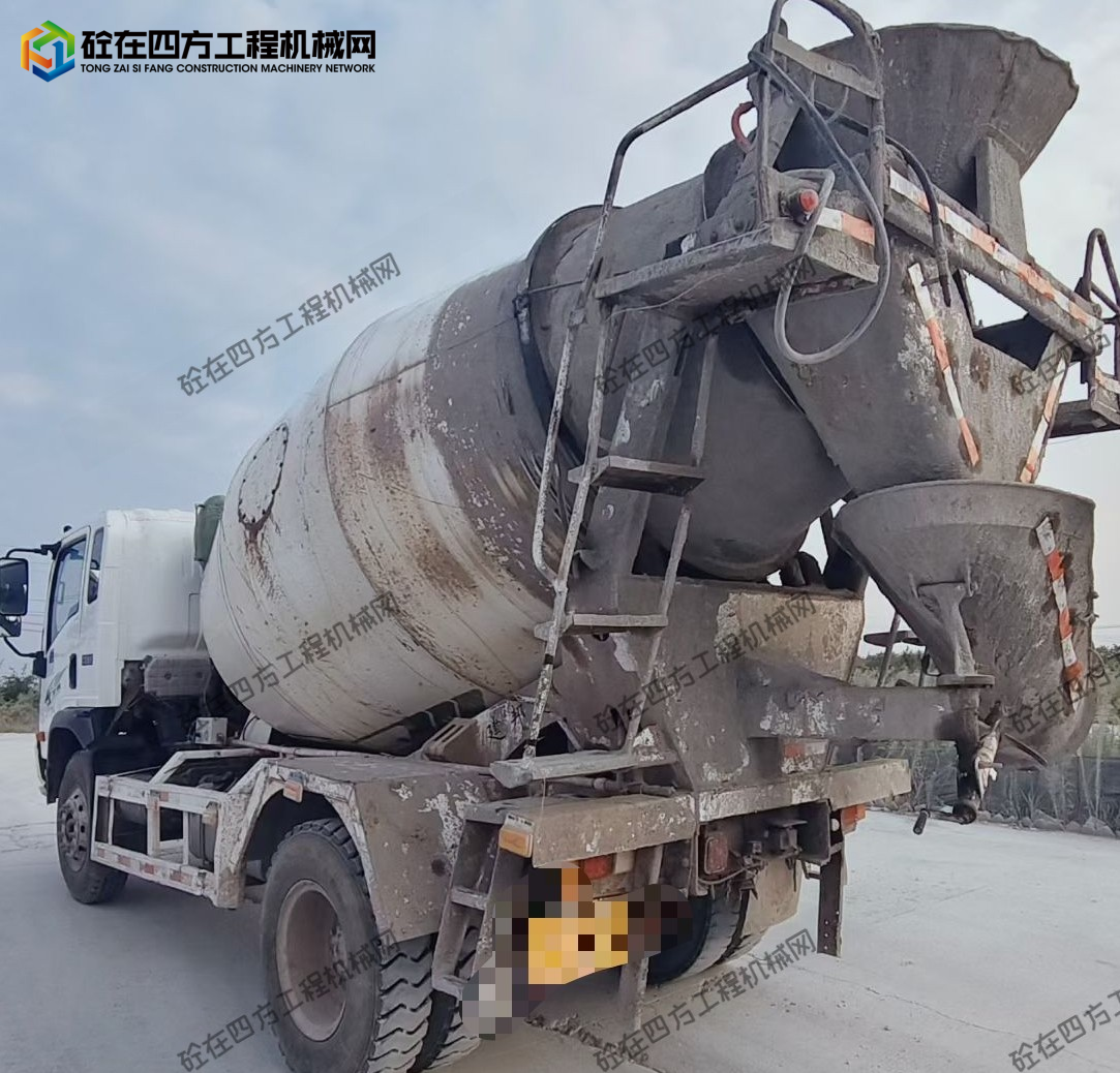 https://images.tongzsf.com/tong/truck_machine/20260910/16aa2019bb4bda.jpg